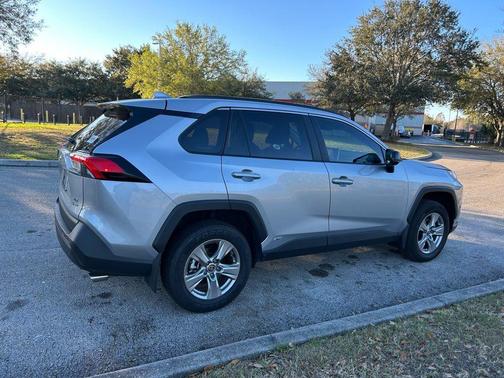 2025 Toyota RAV4 Hybrid SE