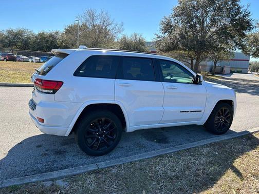 2017 Jeep Grand Cherokee Altitude