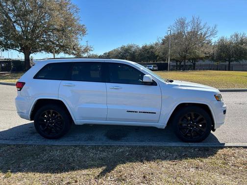 2017 Jeep Grand Cherokee Altitude
