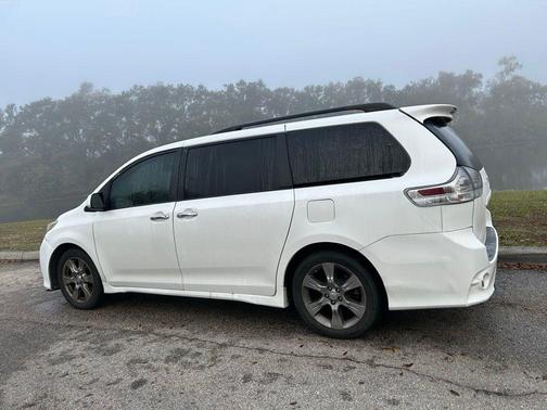 2014 Toyota Sienna SE