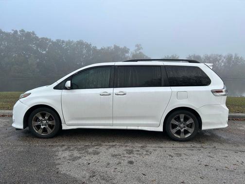 2014 Toyota Sienna SE