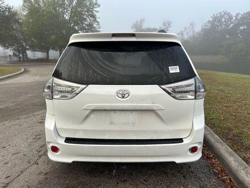 2014 Toyota Sienna SE
