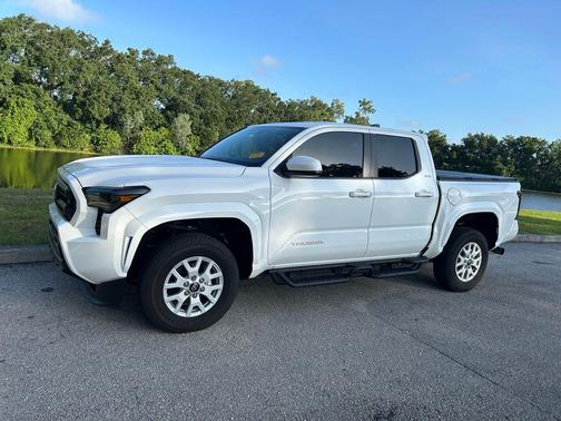 Ice Cap 2024 Toyota Tacoma SR5