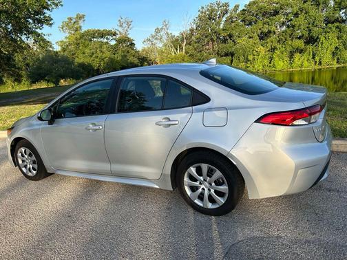 Classic Silver Metallic 2022 Toyota Corolla LE