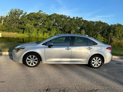 Classic Silver Metallic 2022 Toyota Corolla LE