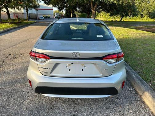 Classic Silver Metallic 2022 Toyota Corolla LE