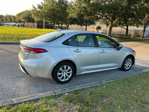 Classic Silver Metallic 2022 Toyota Corolla LE