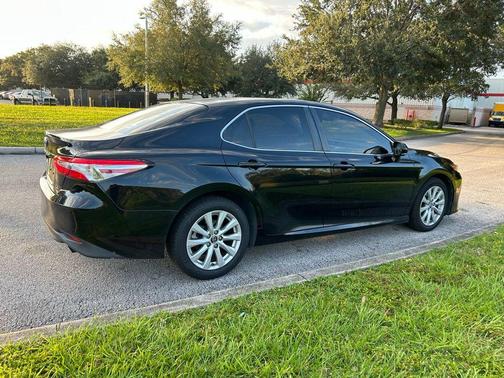2018 Toyota Camry LE