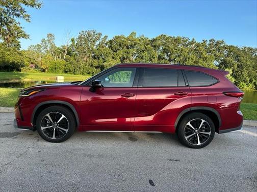 2022 Toyota Highlander XSE