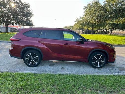 2022 Toyota Highlander XSE