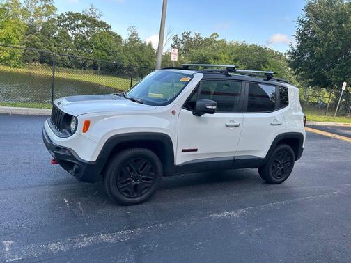 Alpine White 2018 Jeep Renegade Trailhawk