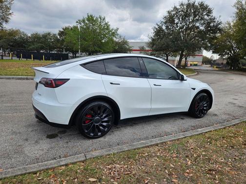 2022 Tesla Model Y Performance Dual Motor All-Wheel Drive