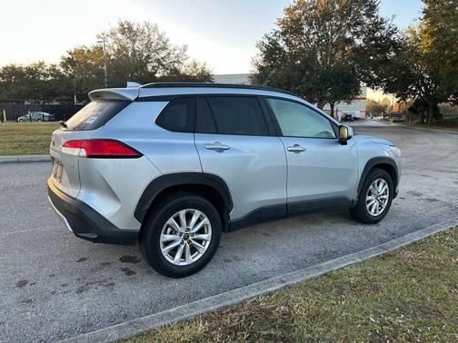 2022 Toyota Corolla Cross LE