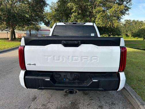 2024 Toyota Tundra SR5