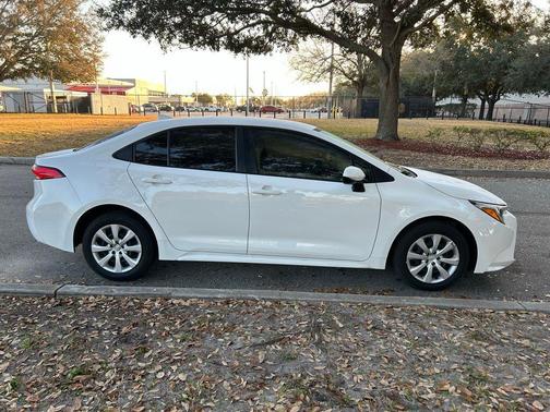 2025 Toyota Corolla Hybrid LE
