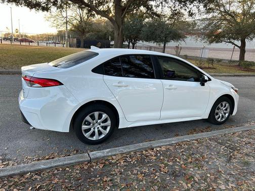 2025 Toyota Corolla Hybrid LE