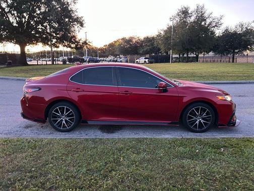 2021 Toyota Camry SE