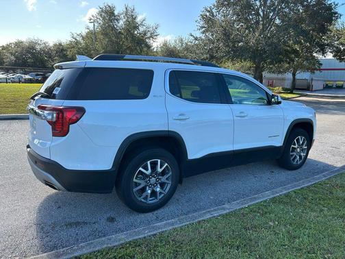 2023 GMC Acadia FWD SLT
