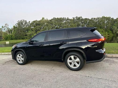 2023 Toyota Highlander Platinum