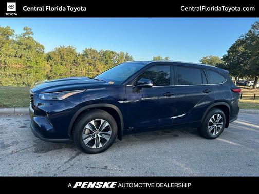 2025 Toyota Highlander Hybrid XLE