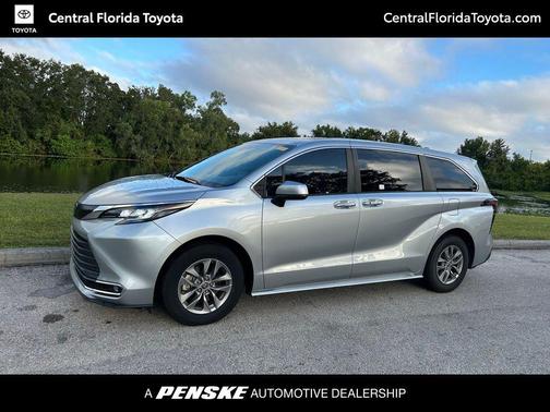 2023 Toyota Sienna XLE 7 Passenger
