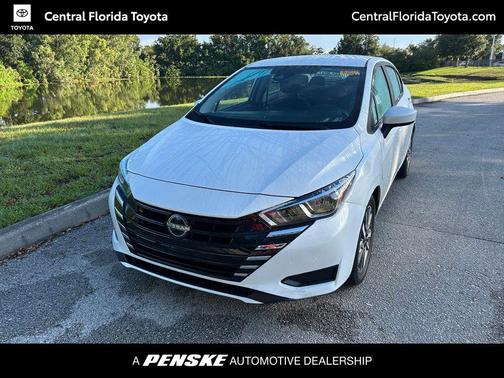 Aspen White Tricoat 2024 Nissan Versa 1.6 SV