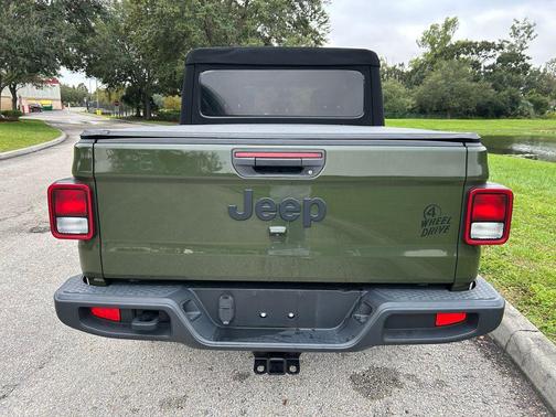 2021 Jeep Gladiator Willys 4x4