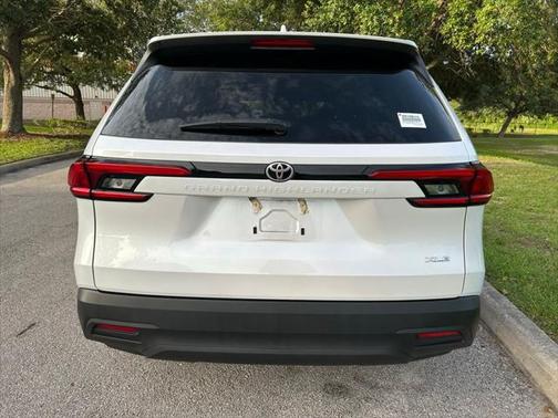 2024 Toyota Grand Highlander XLE