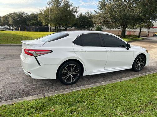 2018 Toyota Camry SE