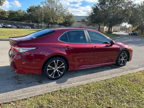 2018 Toyota Camry SE