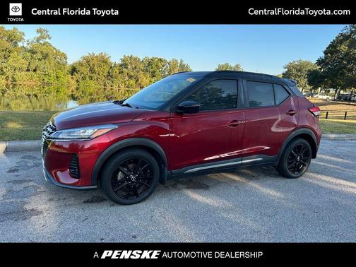 2022 Nissan Kicks SR