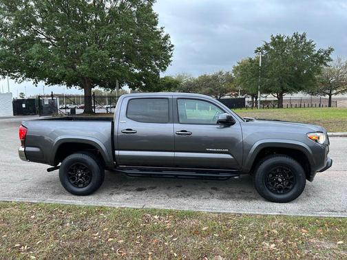 2022 Toyota Tacoma SR5