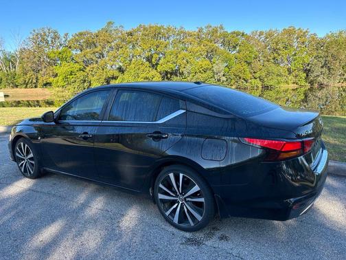 Super Black 2020 Nissan Altima SR FWD