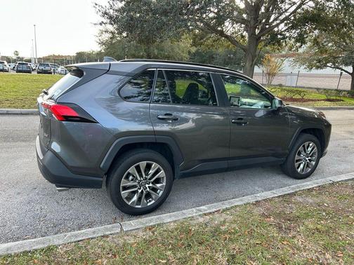 2023 Toyota RAV4 XLE Premium