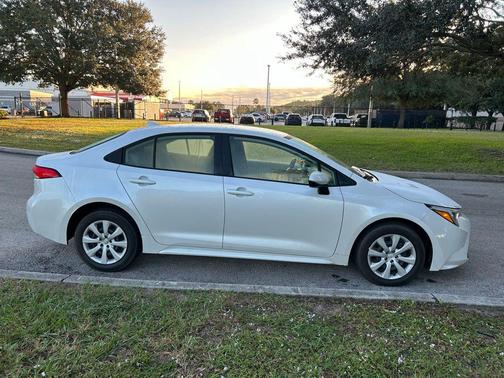 2024 Toyota Corolla Hybrid LE