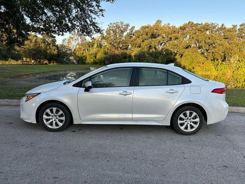 2024 Toyota Corolla Hybrid LE
