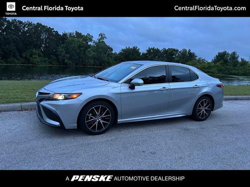 2024 Toyota Camry SE