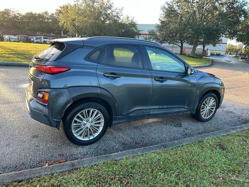 2021 Hyundai KONA SEL