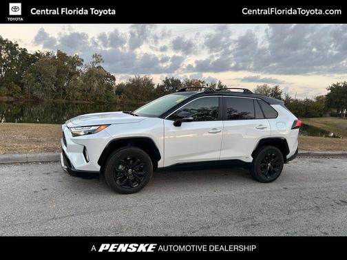 2025 Toyota RAV4 Hybrid SE