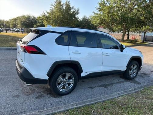 2023 Toyota RAV4 Hybrid XLE