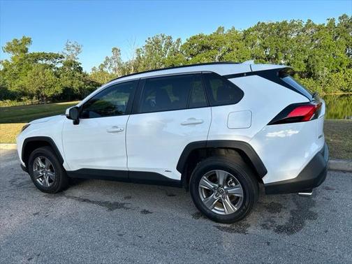 2023 Toyota RAV4 Hybrid XLE