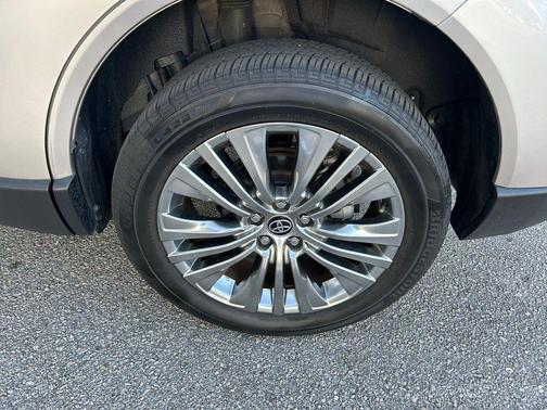 2024 Toyota Venza Limited