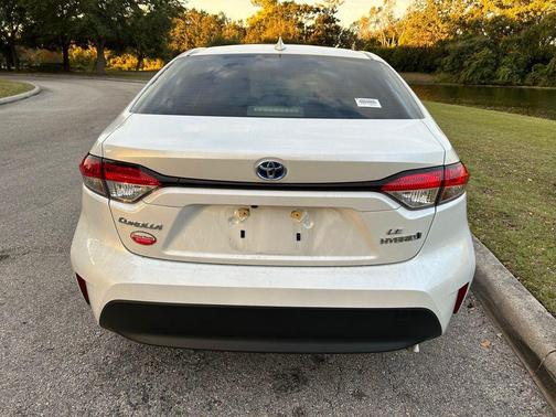 2024 Toyota Corolla Hybrid LE