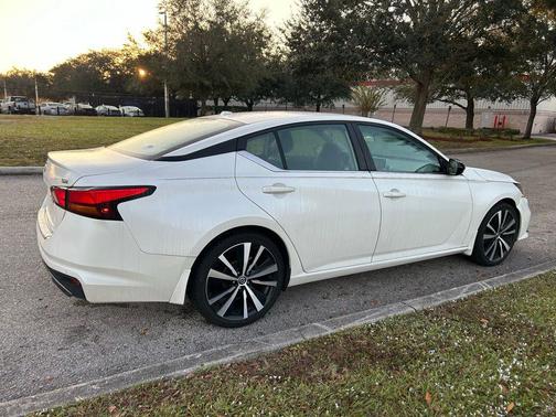 2020 Nissan Altima SR FWD