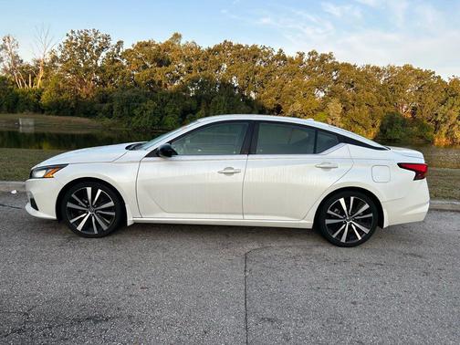 2020 Nissan Altima SR FWD