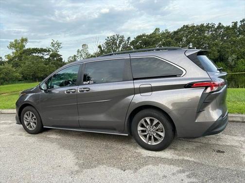2021 Toyota Sienna XLE 7 Passenger