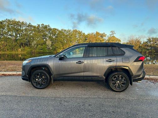 2024 Toyota RAV4 Hybrid SE