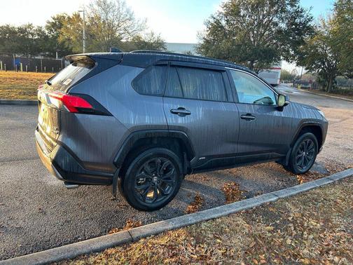2024 Toyota RAV4 Hybrid SE