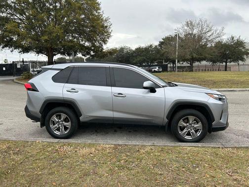 2025 Toyota RAV4 Hybrid LE