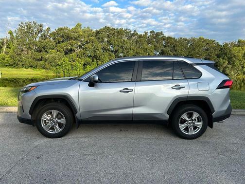 2024 Toyota RAV4 Hybrid XLE